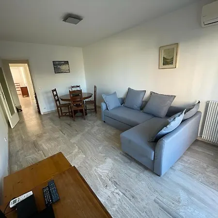 2 Pieces Bord De Mer A Proximite Nice, Antibes Et Monaco, 4 Personnes A De Cagnes Sur Mer *