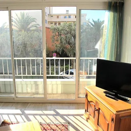 2 Pieces Bord De Mer A Proximite Nice, Antibes Et Monaco, 4 Personnes A De Cagnes Sur Mer *